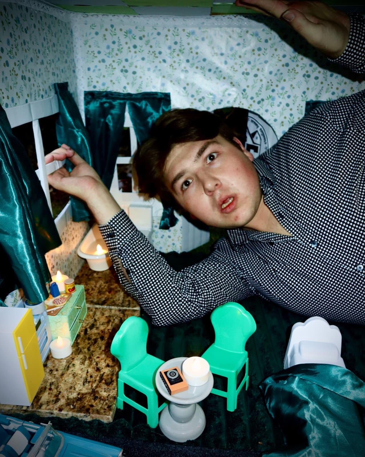 Gregory Ferraro reaching through the house’s rooms · 01